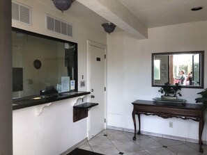 Lobby - Sierra Inn South El Monte. (South El Monte)