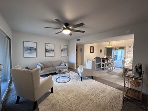 TV - Perfect 3-bedroom Town-home in beautiful Sun City - 55+ Age Required (Sun City)
