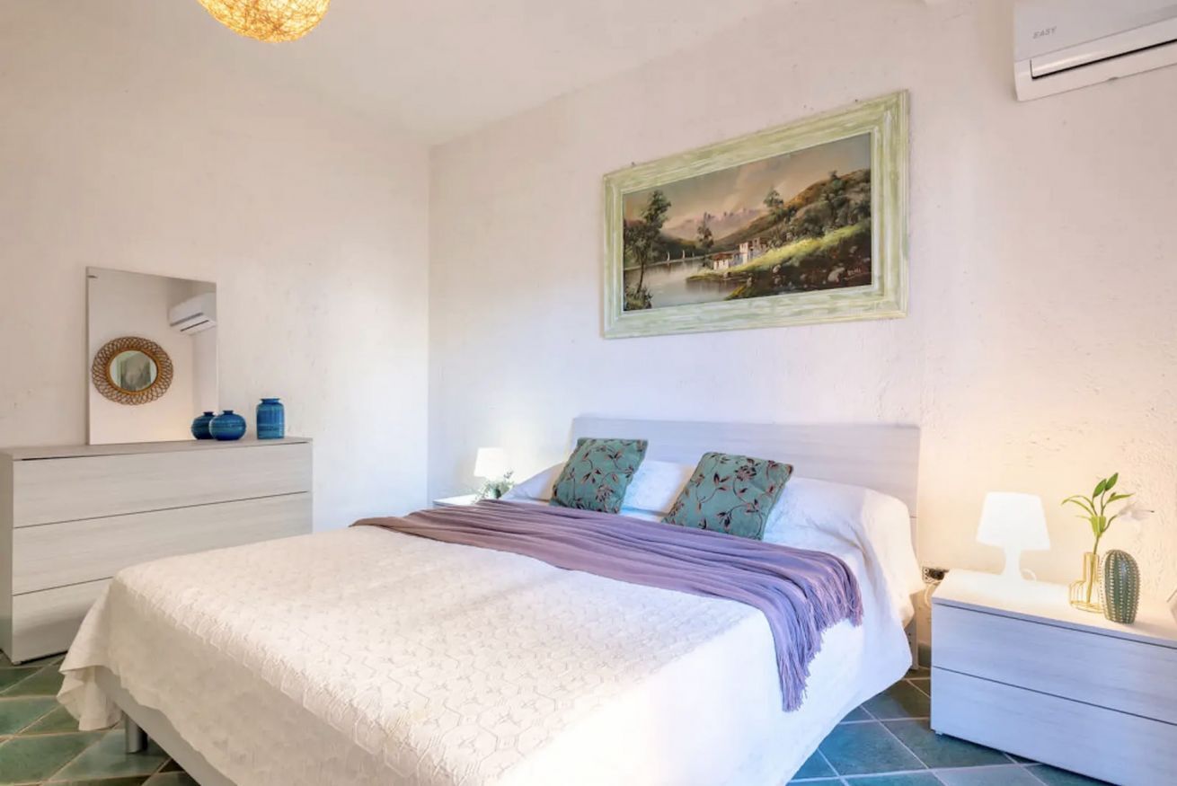2 Schlafzimmer, Reisekinderbett