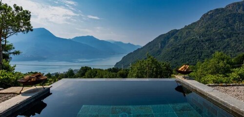 Spacious&Exclusive 5-bedroom villa