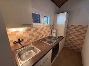 Comfort Apartment, Balcony, Sea View | Private kitchen - Apartments Benzia (Marina)