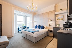 1 dormitorio, tabla de planchar con plancha, Internet y ropa de cama