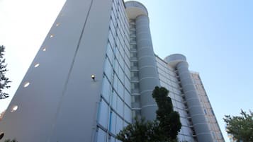 Studio, plusieurs chambres, balcon | EntrĂ©e de lâhĂ©bergement