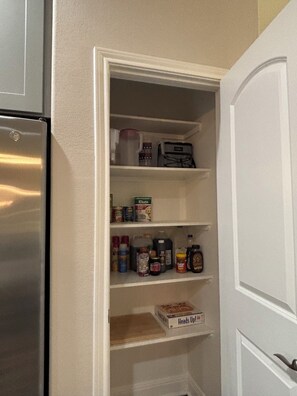 Interior - A Bastrop Escape Where Deer Roam & Families Gather - Sleeps Up to 8 (Bastrop)