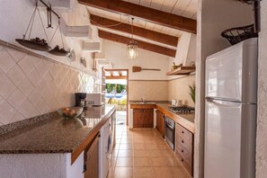 Fridge, microwave, oven, dishwasher - Villa Can Negri Pollensa (Pollensa / Pollença)