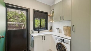 Interior - One Mile Creek Retreat (Wangaratta)