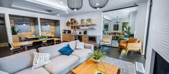 Sugarhouse! Mtn Views!|TopFloor|King|Parking|Gym