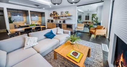 Sugarhouse! Mtn Views!|TopFloor|King|Parking|Gym