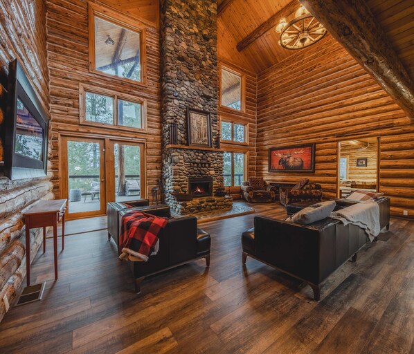 TV, fireplace, offices