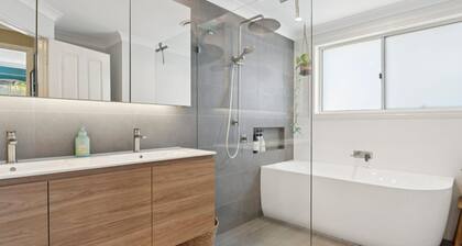 Boater's Retreat - pet friendly, right off the M1