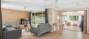 Boater's Retreat - just a short drive to the highway