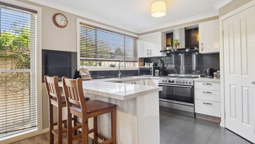 Boater's Retreat - just a short drive to the highway