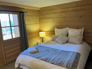 مكواة/لوح كي وواي فاي وملاءات أسرّة