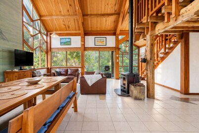 Enjoyable 4-bedroom house with AC in charming Yallingup