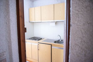 Fridge, microwave, stovetop, coffee/tea maker - Casa Eleonora - Zogno (Miragolo San Marco)
