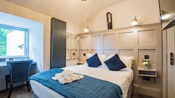 1 habitación, tabla de planchar con plancha, internet y ropa de cama