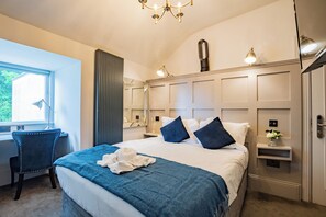 1 habitación, tabla de planchar con plancha, internet y ropa de cama 