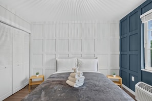 Elite Apartment, Garden View | Hypo-allergenic bedding, free minibar items, individually decorated