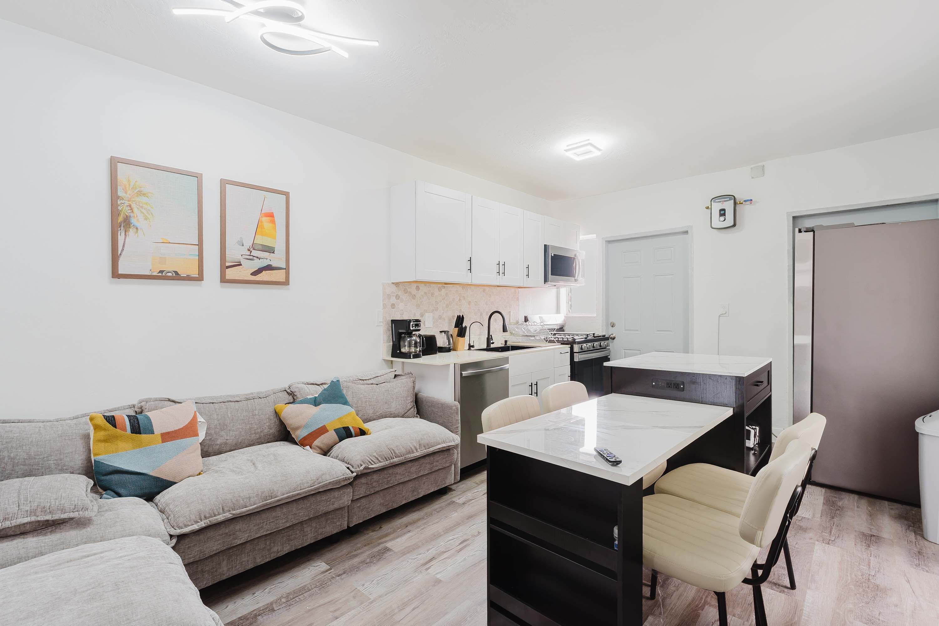Standard Apartment, City View | Living area | 50-inch Smart TV with cable channels