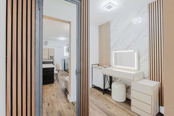 Standard Apartment | Bathroom | Free toiletries, hair dryer, towels, soap