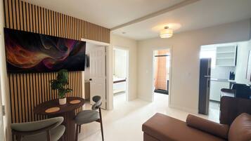 Appartamento familiare | Area soggiorno | Smart TV 46 pollici con canali via cavo