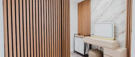 Standard Apartment, City View | Bathroom | Free toiletries, hair dryer, towels, soap