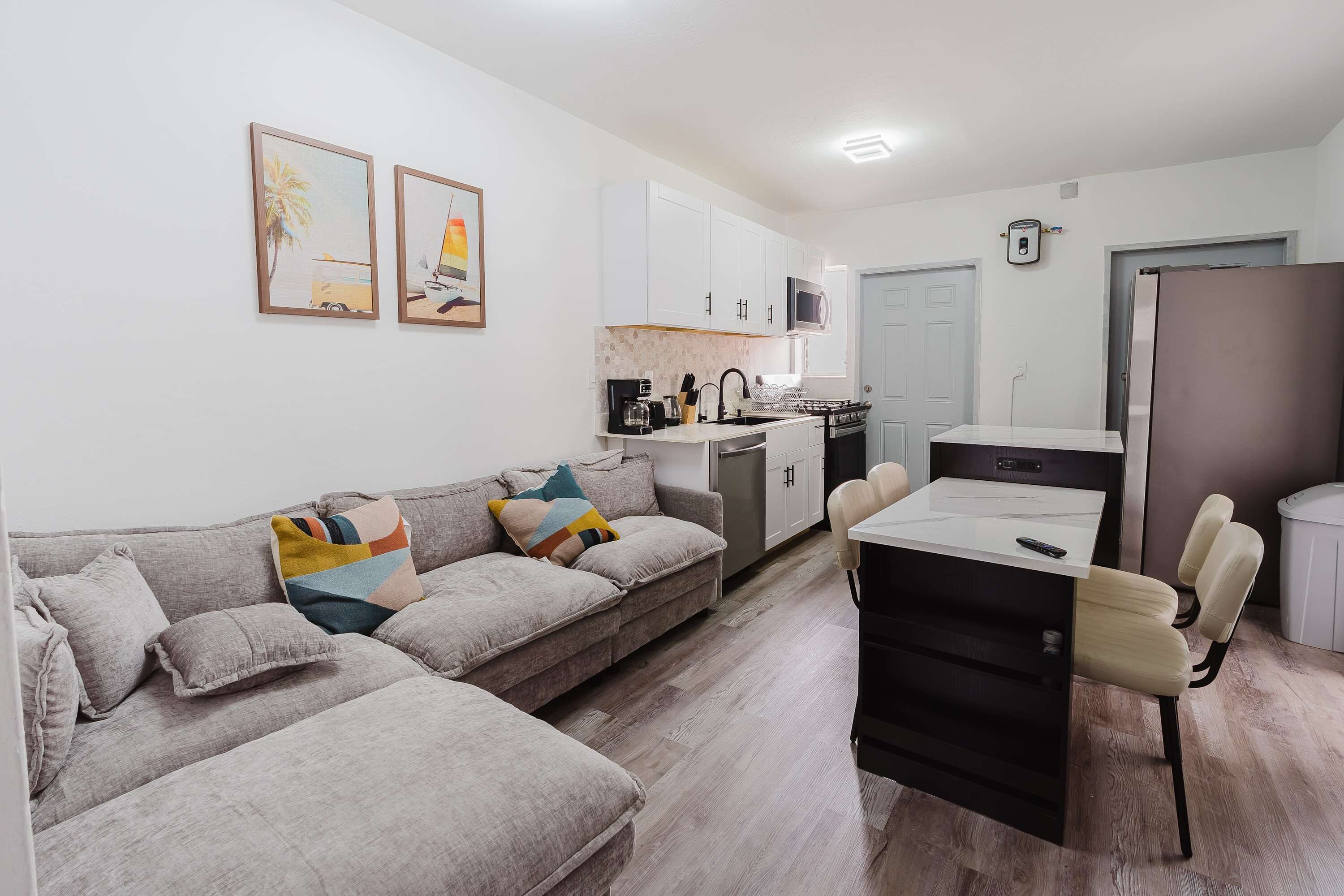 Standard Apartment, City View | Living area | 50-inch Smart TV with cable channels