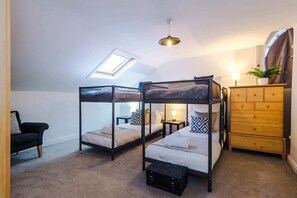 Unclassified image, 2 of 46, button - 6BDR House | Sleeps 16 | Group Friendly (Manchester)