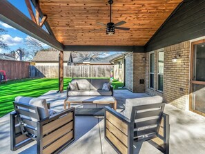 Terrace/patio - Allen Family Oasis - Kid-Friendly Home with Backyard Retreat Near Allen Events (Allen)