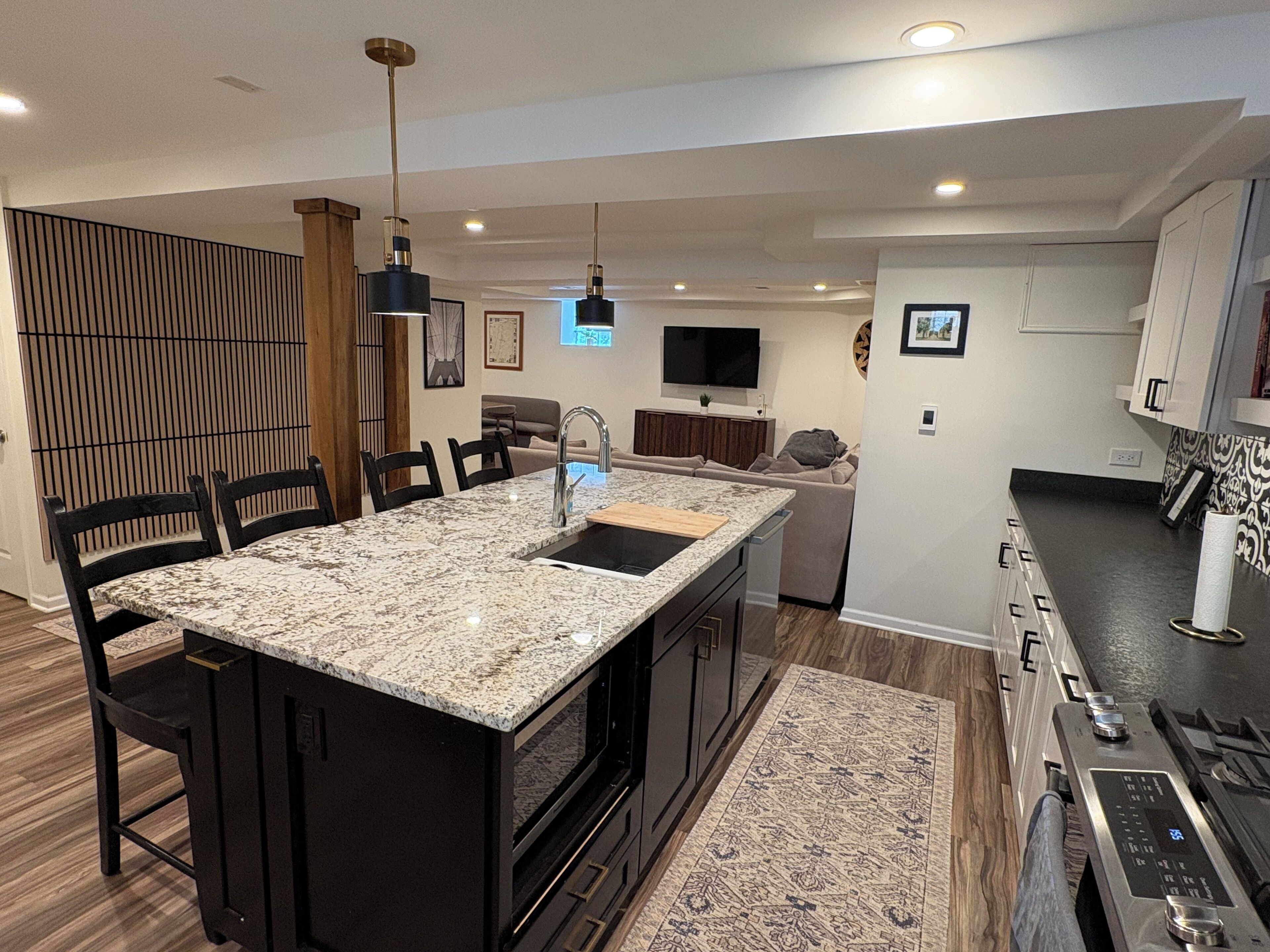 Micro-ondes, four, plaque de cuisson, lave-vaisselle