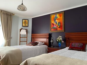 7 bedrooms, iron/ironing board, WiFi, bed sheets - Casa Colibris Boutique Villa: 7 Bedrooms, Private Pool and Relaxation (Cotacachi)