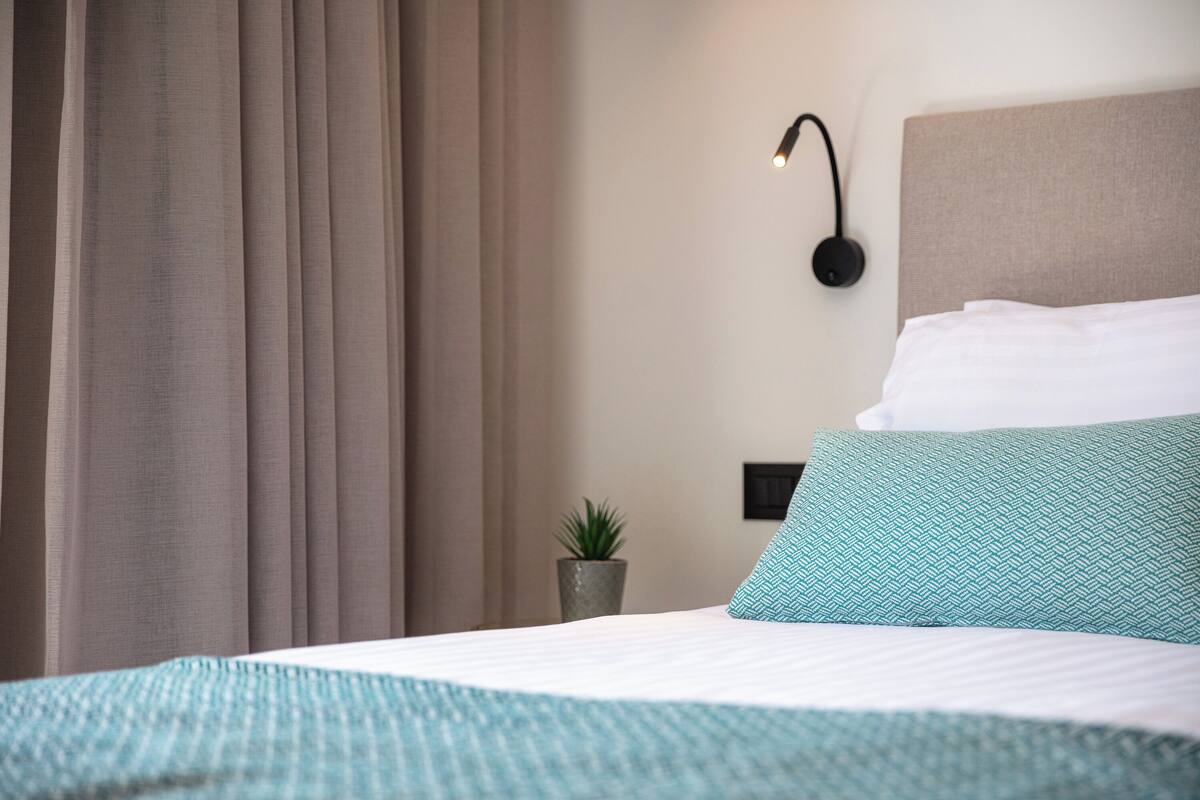 Iron/ironing board, free WiFi