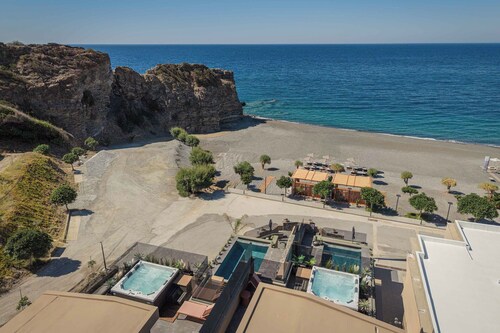 Lapis Nera Villas 
