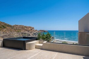 Luksusvilla, 3 soverom, privat basseng, sjøutsikt | Utsikt mot strand/hav