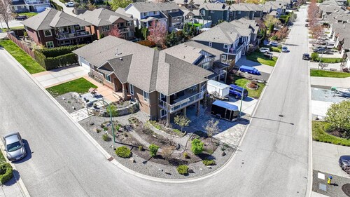 Modern 2BR Walk-Out Suite | 2 Baths | UpperMission