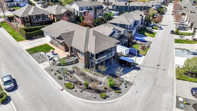 Modern 2BR Walk-Out Suite | 2 Baths | Free Parking