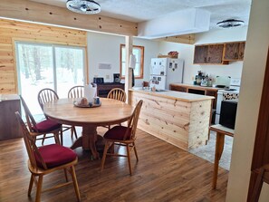 Private kitchen - NEW LISTING 15% OFF 5BR Lake Michigan Cottage Private Retreat • Family Friendly (Pentwater)