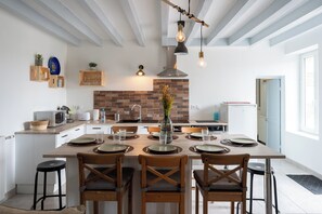 Fridge, microwave, oven, stovetop - Les Portes de la Forêt D' Orléans (Nevoy)