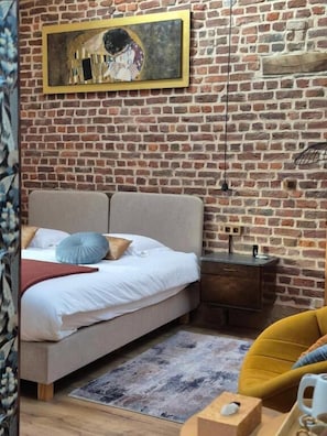 Chambre Double Supérieure, vue cour intérieure | Wi-Fi gratuit