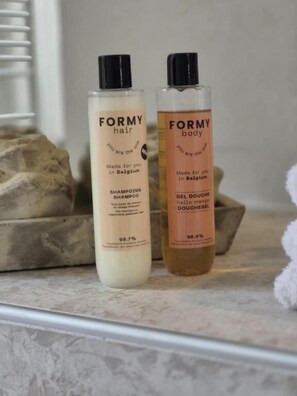 Superior Double Room, Garden View | Bathroom amenities - La Ferme de la Cour (Herbeumont)