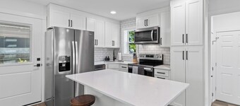 3/2 Corporate 5min-walk Georgetown Square fits 6