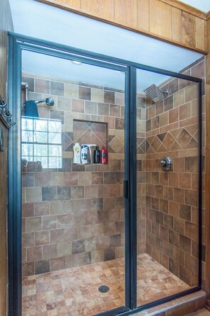 Douche, serviettes fournies