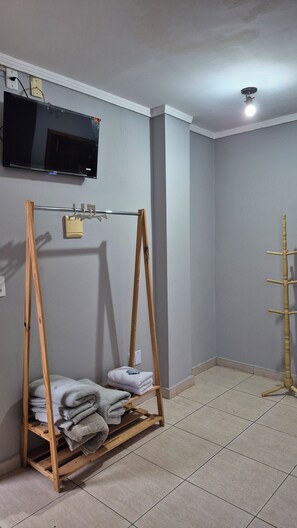 Comfort-Doppel- oder -Zweibettzimmer, Stadtblick | Innenbereich