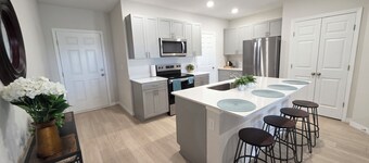 Cozy 3-bedroom house in welcoming Haines City with AC. Shared with host