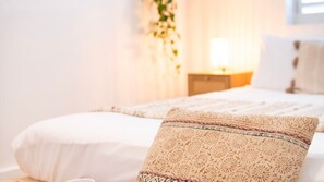 2 bedrooms, desk, free WiFi, bed sheets - Boho Escape by the Bay (St Kilda)