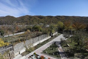 Deluxe Double Room, Balcony, Garden View | Property grounds - Aragvispiri Wine Cellar (Mtskheta-Mtianeti)
