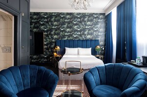 Caja de seguridad en la habitación y decoración personalizada 