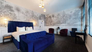 Deluxe dubbelrum eller tvÄbÀddsrum | VÀrdeförvaringsskÄp pÄ rummet och individuell inredning