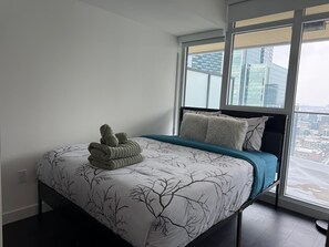 Strykjärn/strykbräda, wi-fi och sängkläder