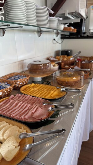 Petit déjeuner buffet compris tous les jours